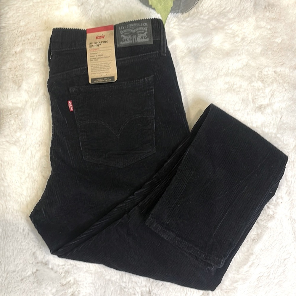 311 Levi’s shaping skinny corduroy pants